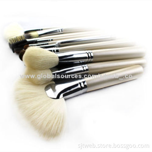 26 Pieces Powder Makeup Brushes Set with More than 80 Skilled Staffs